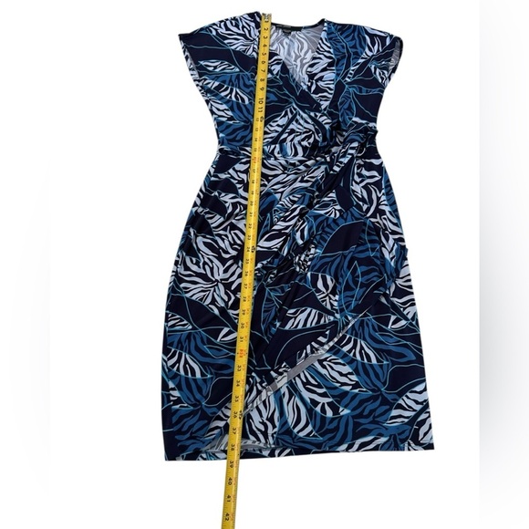 Maggy London Wrapped Around Belted Tie on the Side Size 8 - Picture 14 of 17